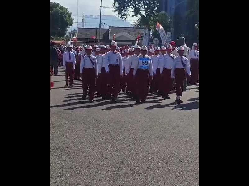Lomba Gerak Jalan HUT RI Ke - 81 dan HARJAKASI KE - 208